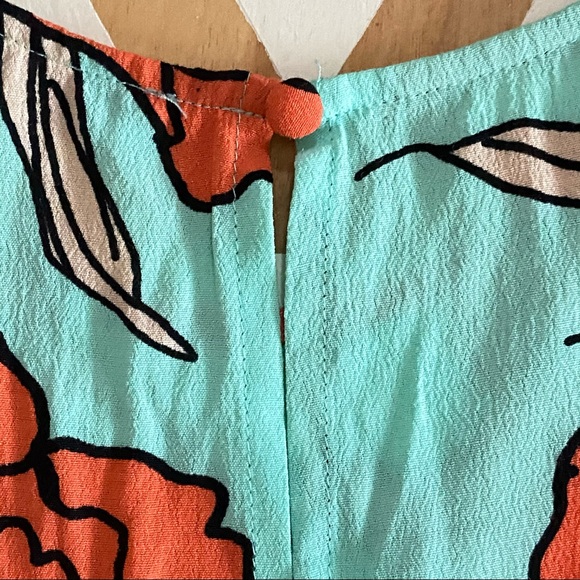 1.STATE Floral Flowy Tank, Split Back - S - Picture 3 of 4